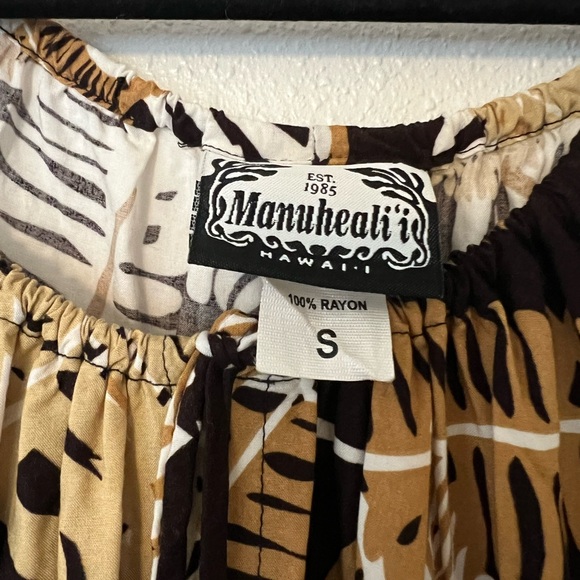 Manuheali’i top - Picture 2 of 2